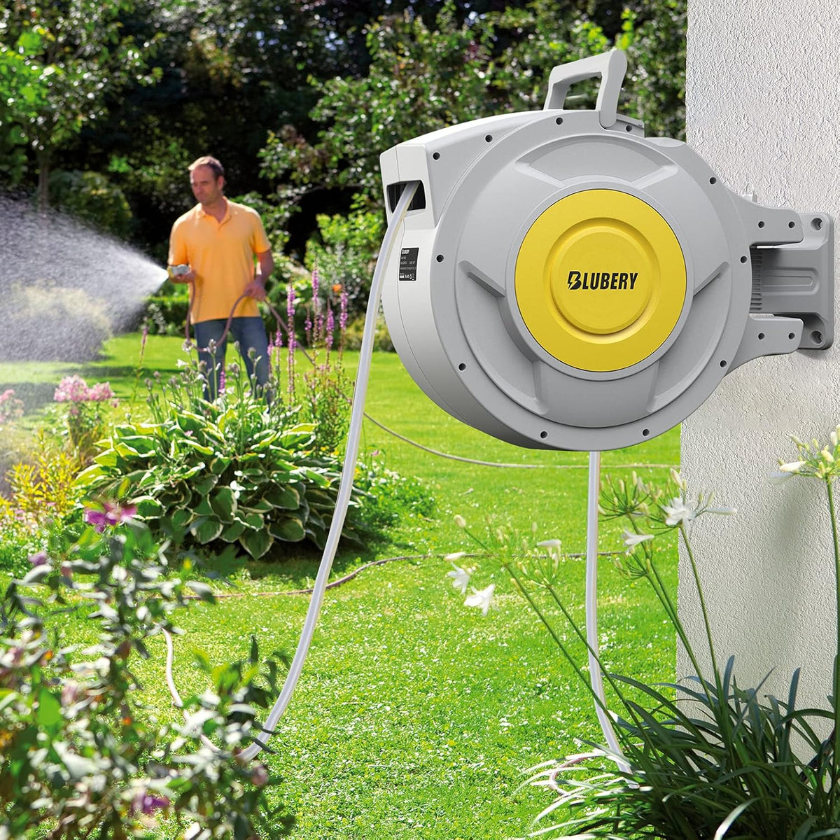 Retractable Garden Hose Reel with 8 Pattern Spray Nozzle U189227