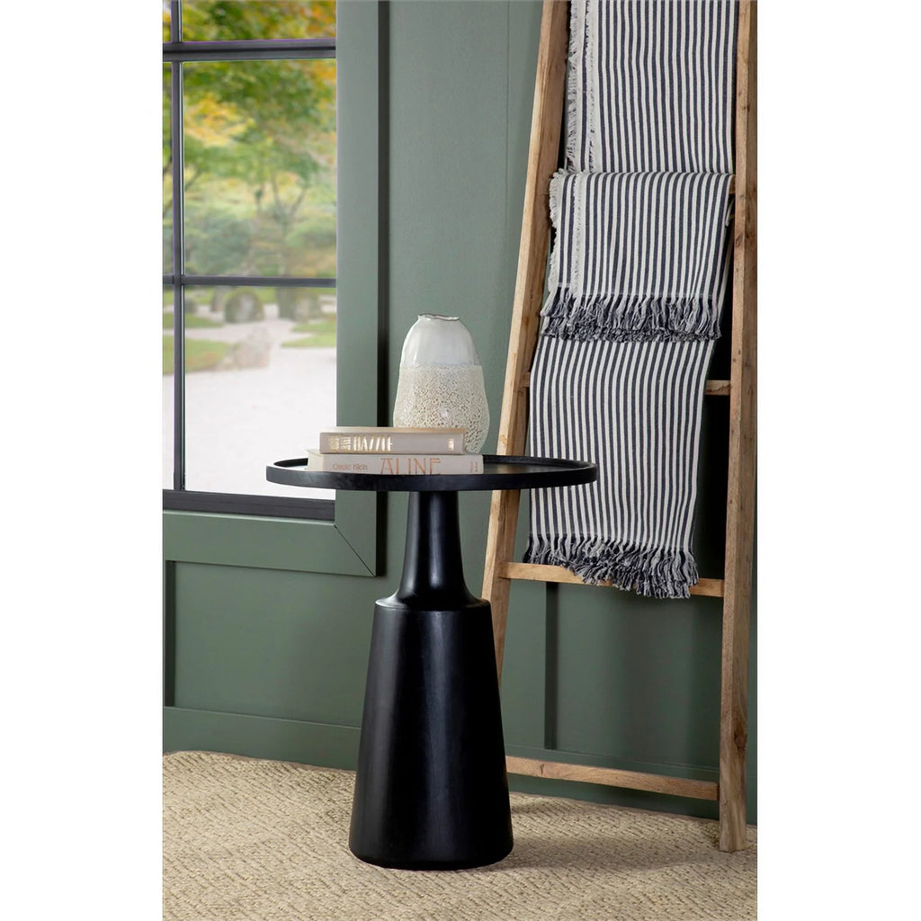 20" Round Pedestal Wood Accent Table in Black Stain T917